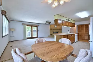 132 S Staffire Dr, Schaumburg, IL 60193 - Photo 14