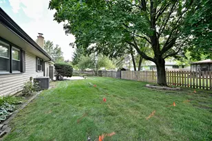 132 S Staffire Dr, Schaumburg, IL 60193 - Photo 34