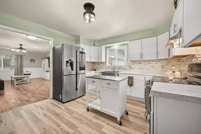 1323 Vienna Boulevard, Dekalb, IL 60115 - Photo 2