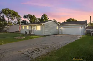 1323 Vienna Blvd, Dekalb, IL 60115 - Photo 1