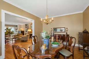 310 N Delaplaine Rd, Riverside, IL 60546 - Photo 8