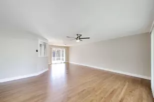 655 Thornwood Dr, Buffalo Grove, IL 60089 - Photo 2