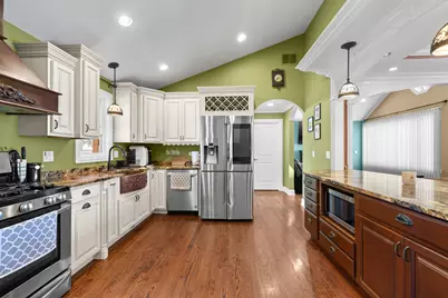 6901 W 115th Place, Worth, IL 60482 - Photo 2