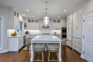 830 N Sleight St, Naperville, IL 60563 - Photo 4