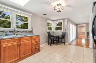 651 Westgate Dr, Aurora, IL 60506 - Photo 8