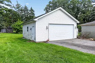 123 S Ellyn Ave, Glen Ellyn, IL 60137 - Photo 4