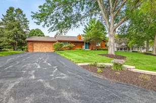 584 Sunnyfield Rd, Belvidere, IL 61008 - Photo 4