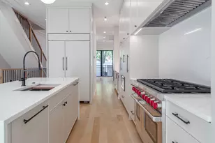 1625 W Julian St, Chicago, IL 60622 - Photo 4