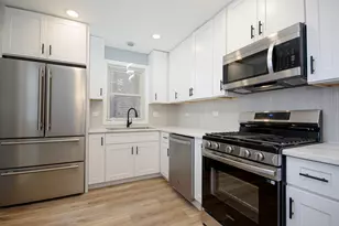 9605 S Greenwood Ave, Chicago, IL 60628 - Photo 10