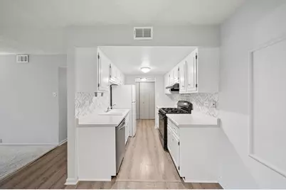 8025 Woodglen Lane #403, Downers Grove, IL 60516 - Photo 6
