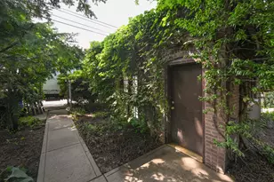 2619 W Farwell Ave, Chicago, IL 60645 - Photo 30