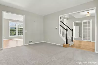 813 Walton Lane, Grayslake, IL 60030 - Photo 6
