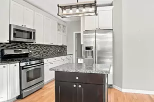 813 Walton Ln, Grayslake, IL 60030 - Photo 10