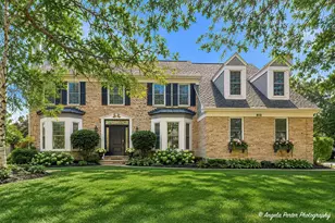 813 Walton Ln, Grayslake, IL 60030 - Photo 1
