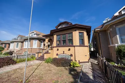 5226 W Wolfram Street, Chicago, IL 60641 - Photo 2