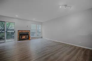 1069 Talbots Ln, Elk Grove Village, IL 60007 - Photo 8