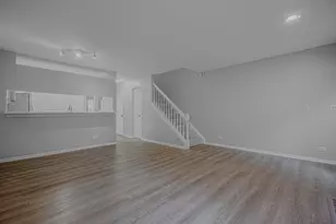 1069 Talbots Ln, Elk Grove Village, IL 60007 - Photo 10