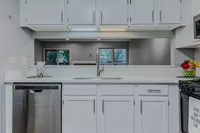 1069 Talbots Lane #1069, Elk Grove Village, IL 60007 - Photo 6