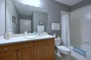 850 Village Center Dr, Burr Ridge, IL 60527 - Photo 18