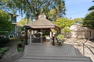 1626 Elmwood Ave, Wilmette, IL 60091 - Photo 26
