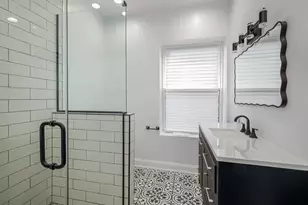 6845 S St Lawrence Ave, Chicago, IL 60637 - Photo 10