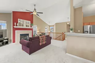 2410 Georgetown Cir, Aurora, IL 60503 - Photo 6