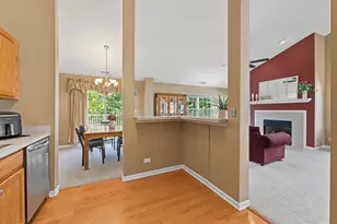 2410 Georgetown Cir, Aurora, IL 60503 - Photo 10