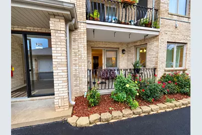 9211 S Roberts Road #1B, Hickory Hills, IL 60457 - Photo 2
