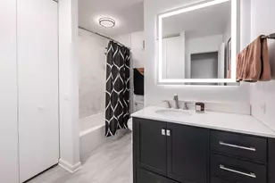 4170 N Marine Dr, Chicago, IL 60613 - Photo 14