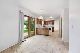 1153 Dovercliff Way, Crystal Lake, IL 60014 - Photo 6