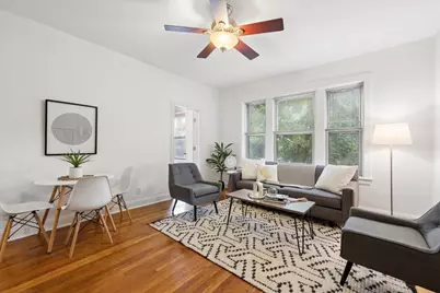 2314 W Byron Street #1, Chicago, IL 60618 - Photo 4