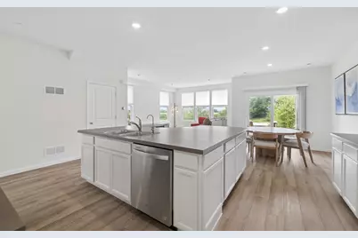 2245 Horseshoe Circle, Naperville, IL 60564 - Photo 10