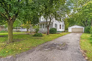 1315 Albany St, Erie, IL 61250 - Photo 2