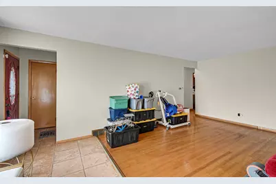 380 Bensley Avenue, Calumet City, IL 60409 - Photo 2