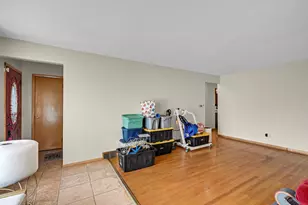 380 Bensley Ave, Calumet City, IL 60409 - Photo 2