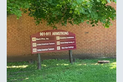911 Armstrong Street, Algonquin, IL 60102 - Photo 2