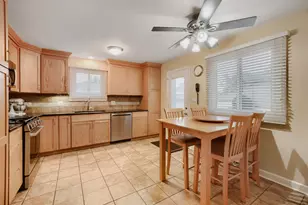 829 N Howard Ave, Elmhurst, IL 60126 - Photo 4