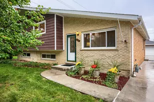 829 N Howard Ave, Elmhurst, IL 60126 - Photo 1