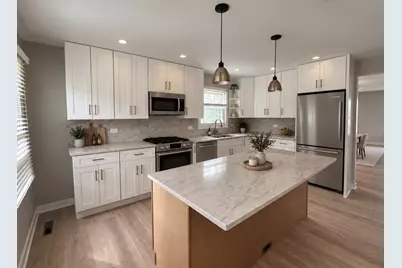 1413 Swallow Street, Naperville, IL 60565 - Photo 2