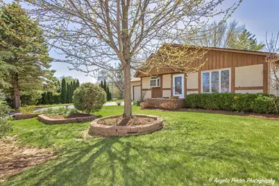 1811 Hazelwood Drive, Lindenhurst, IL 60046 - Photo 2