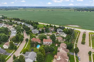 253 Carlton Mews Ct, Sugar Grove, IL 60554 - Photo 32