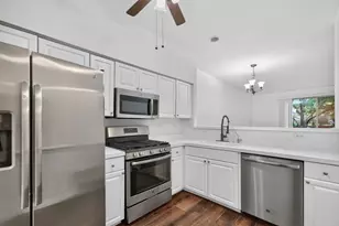 170 Sierra Pass Dr, Schaumburg, IL 60194 - Photo 6
