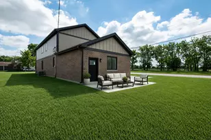 7948 W 74th St, Bridgeview, IL 60455 - Photo 4