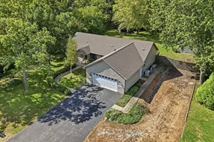 35630 Linden Ln, Custer Park, IL 60481 - Photo 2