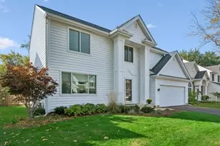 290 Rock Hall Ct, Grayslake, IL 60030 - Photo 2