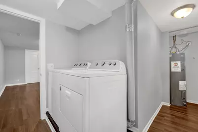 318 E Maple Avenue, Roselle, IL 60172 - Photo 18
