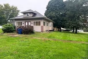 505 S Park St, Sheffield, IL 61361 - Photo 2