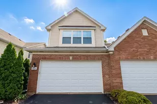 8424 Dawn Ln, Darien, IL 60561 - Photo 2