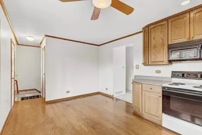 385 Pleasant Street, Hoffman Estates, IL 60169 - Photo 6