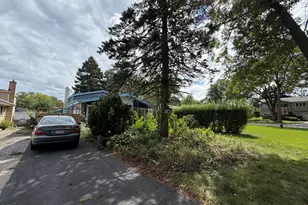 1357 S Vail Ave, Arlington Heights, IL 60005 - Photo 1